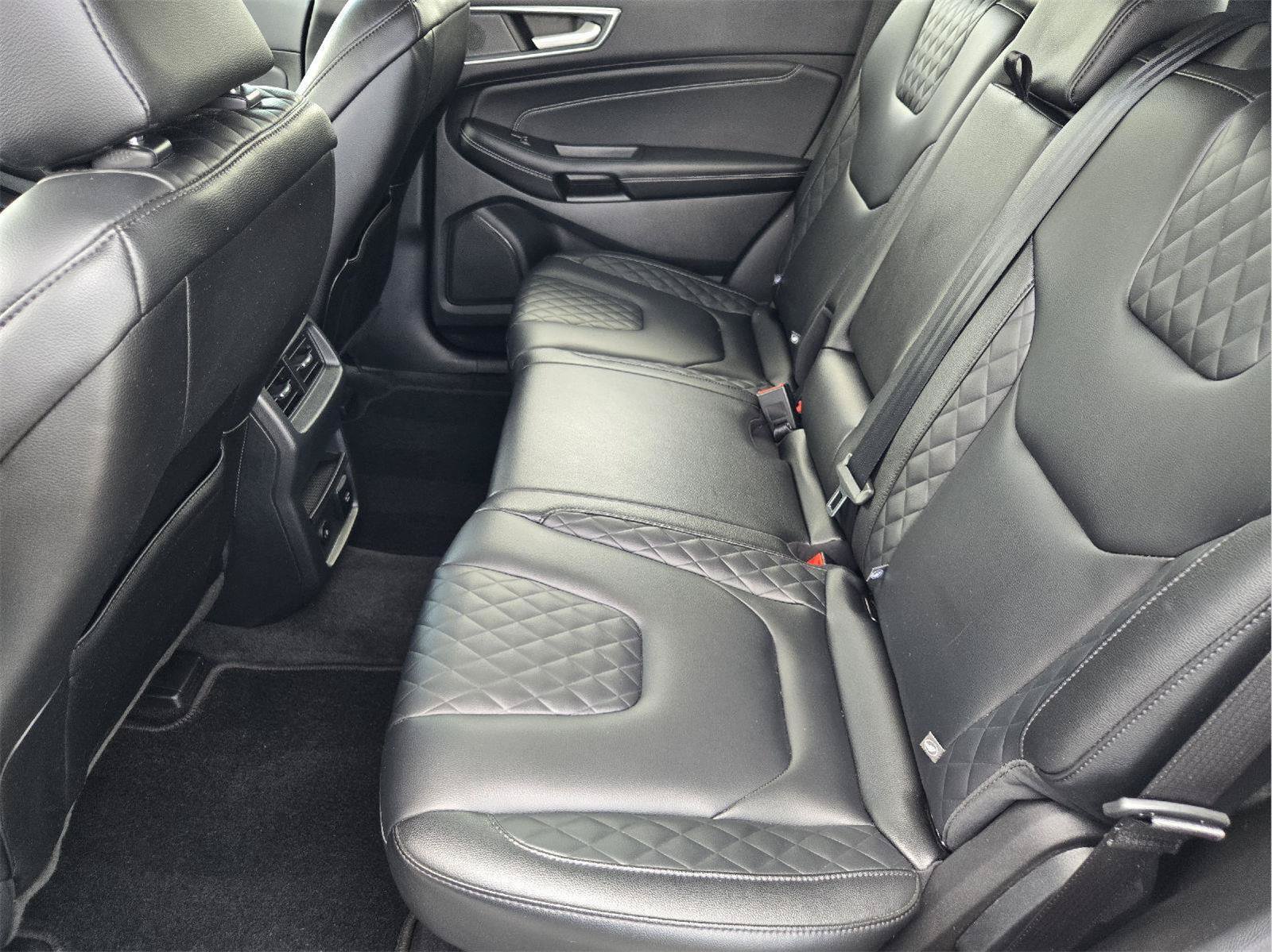 Used 2023 Ford Edge Titanium AWD/4WD image 29