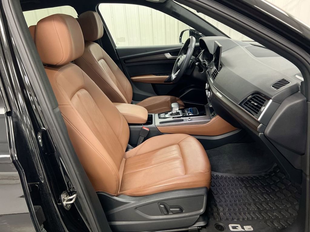 Used 2022 Audi Q5 2.0T Premium Plus w/ Premium Plus Package AWD/4WD image 22