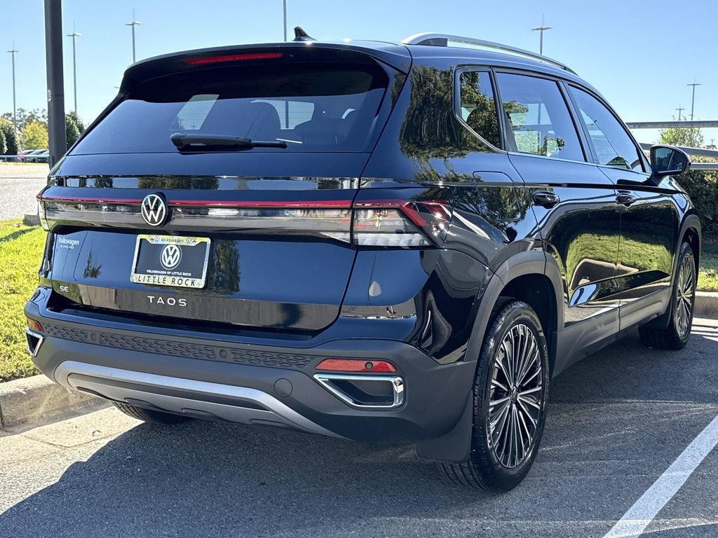 Used 2025 Volkswagen Taos SE image 8