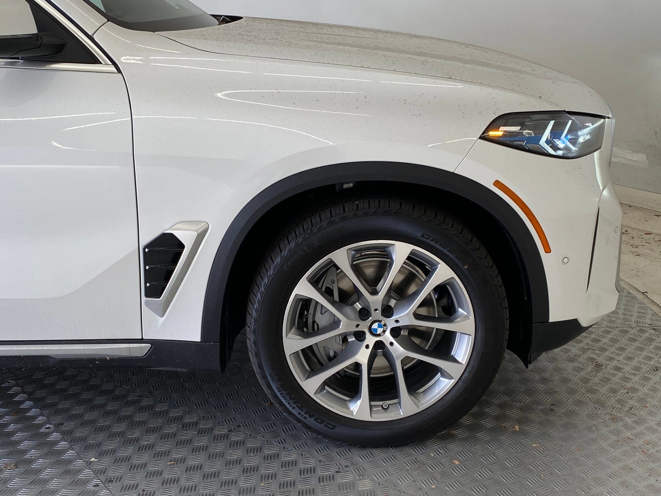 Used 2026 BMW X5 xDrive50e w/ Climate Comfort Package AWD/4WD image 11