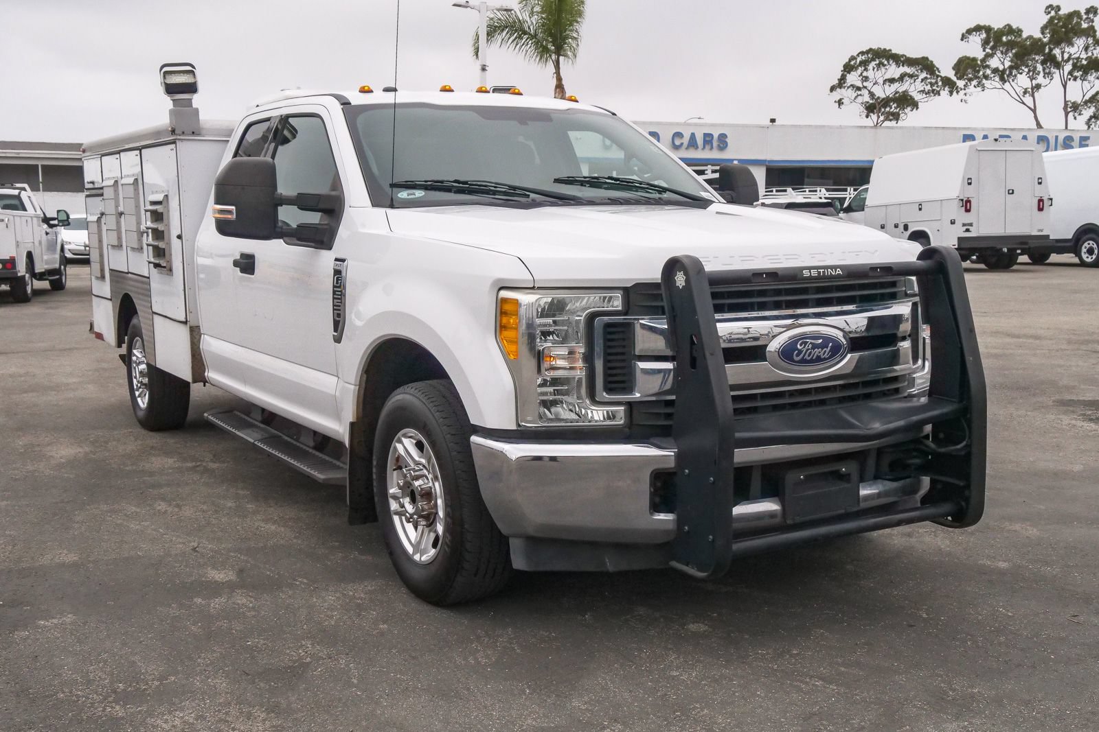 Used 2017 Ford F350 XLT w/ XLT Value Package RWD image 3