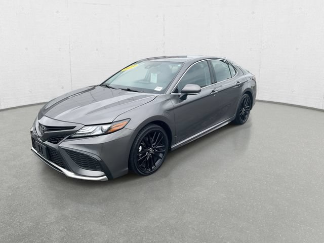 Used 2024 Toyota Camry XSE FWD image 4