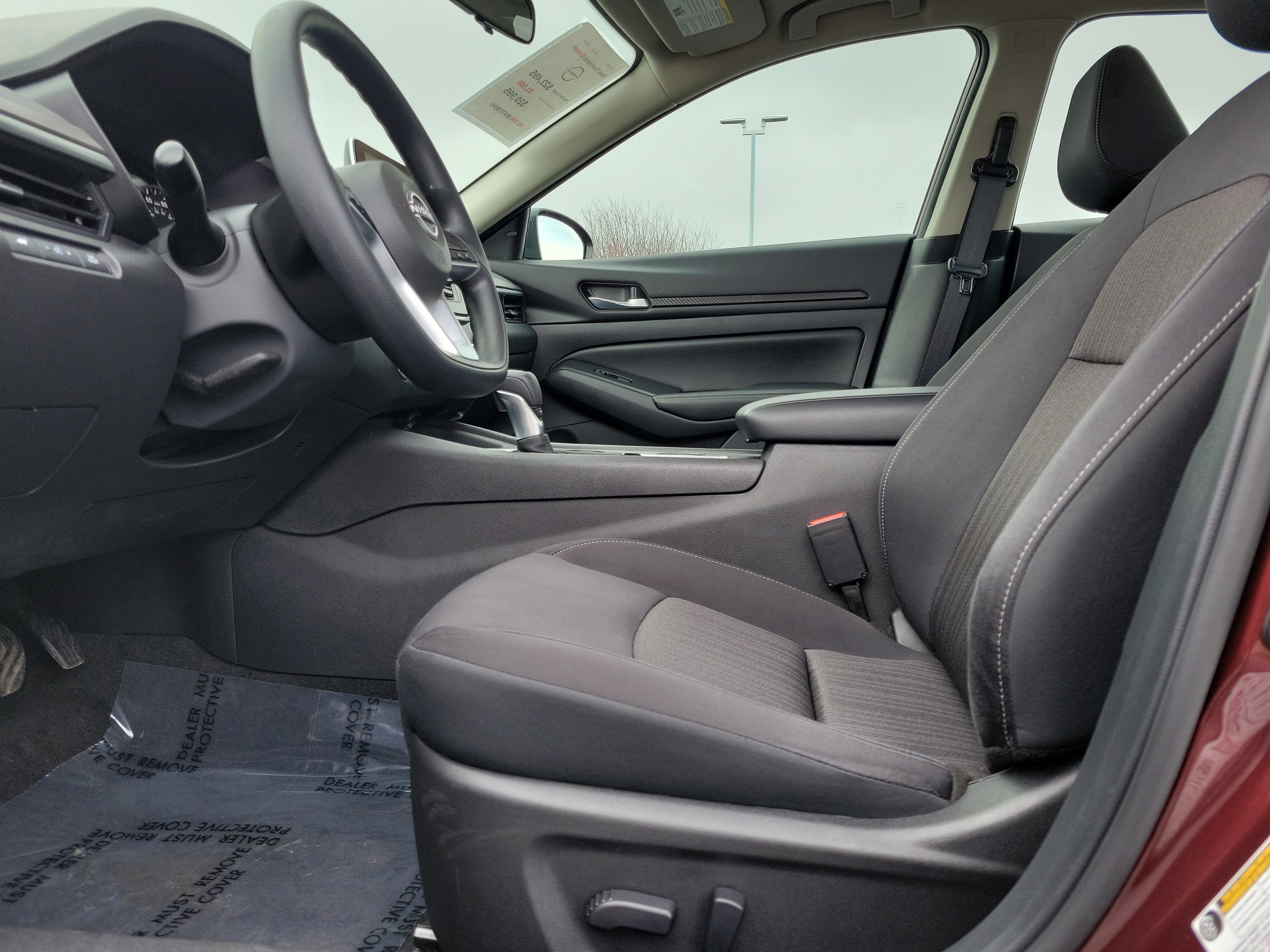 Used 2025 Nissan Altima 2.5 SV FWD image 16
