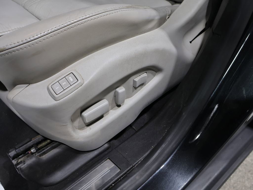 Used 2013 Cadillac SRX Premium AWD/4WD image 12