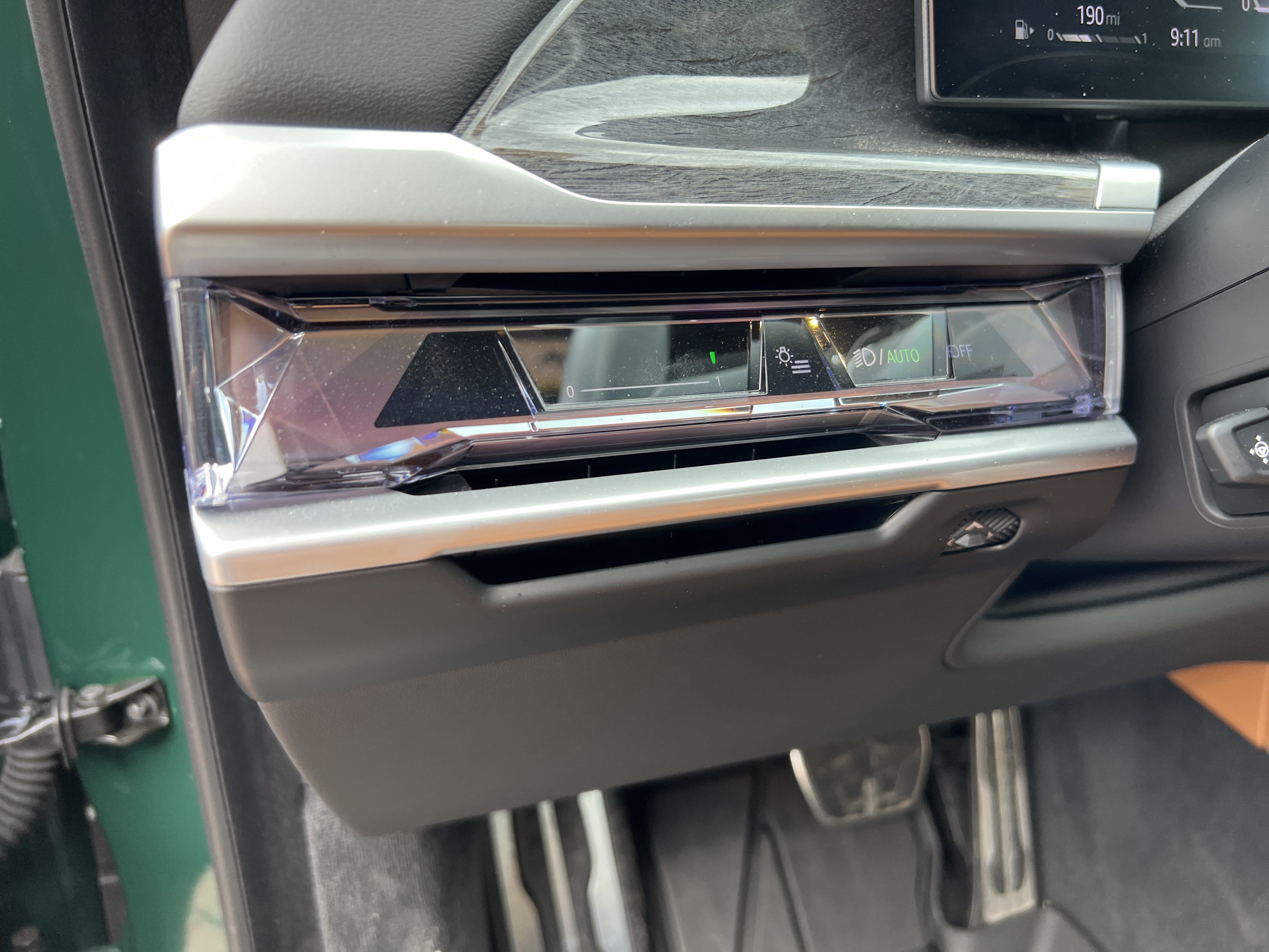 Certified 2024 BMW 740i RWD image 37