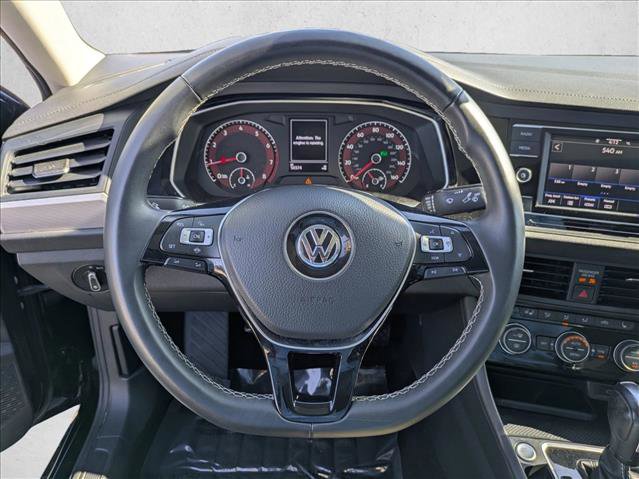 Used 2021 Volkswagen Jetta SE w/ SE Cold Weather Package image 18