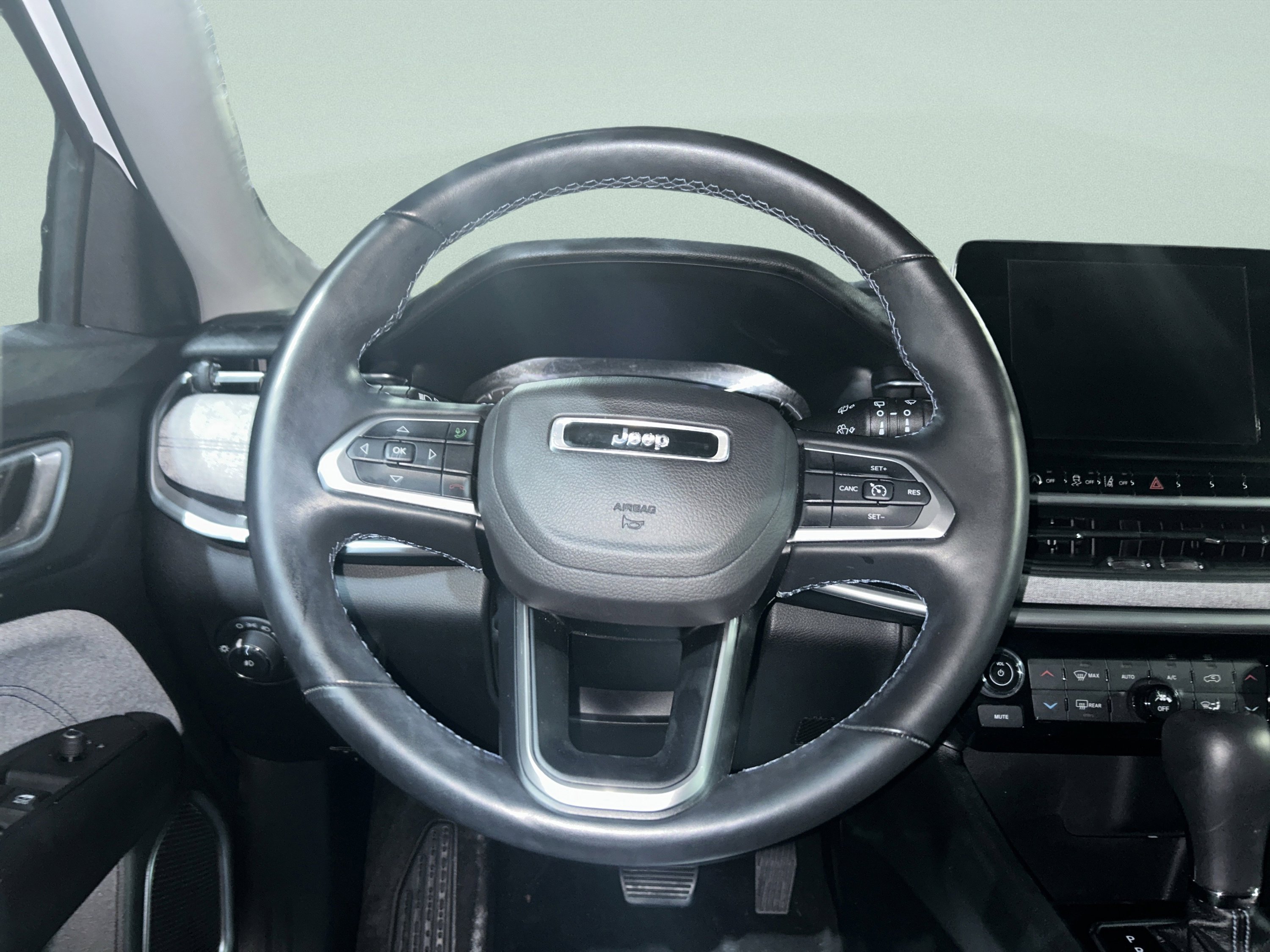 Used 2022 Jeep Compass Latitude w/ Convenience Group image 38