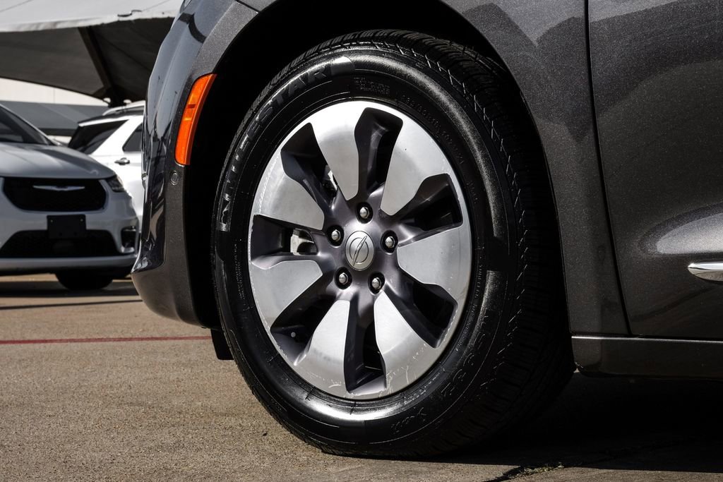 Used 2019 Chrysler Pacifica Limited w/ Advanced Safetytec Group image 63