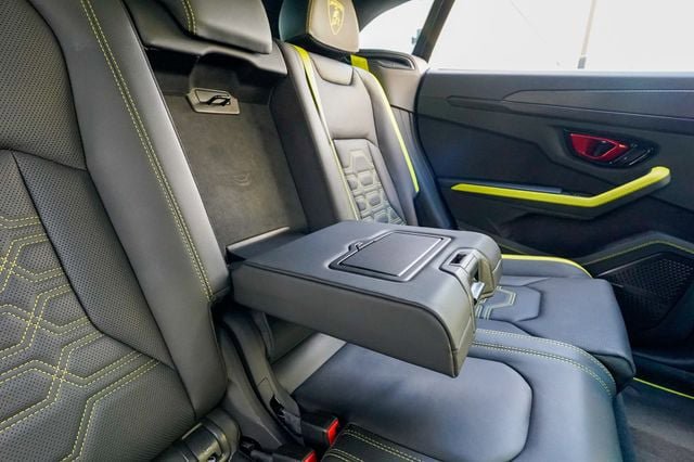 Used 2025 Lamborghini Urus SE image 99