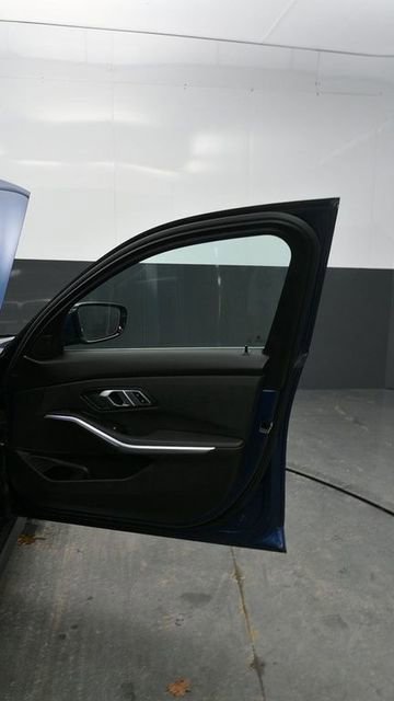 Used 2021 BMW 330i xDrive Sedan image 9
