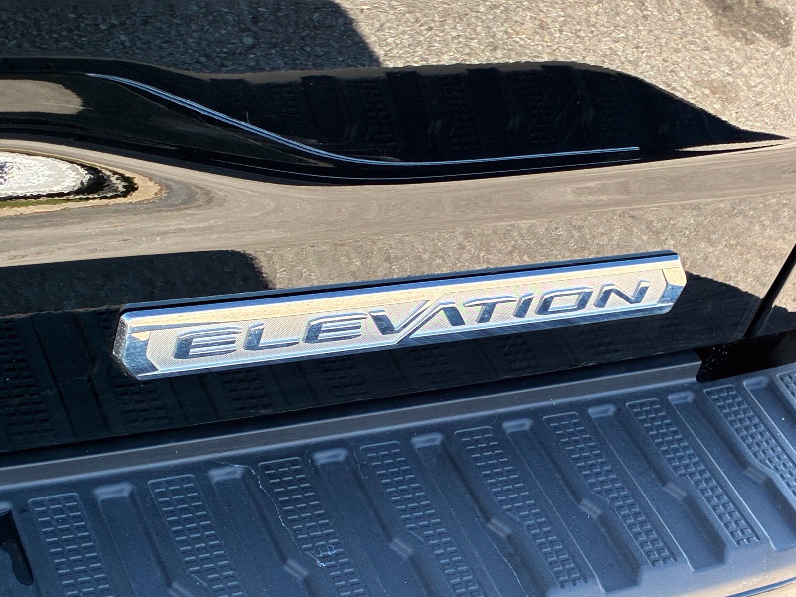 Used 2024 GMC Sierra 1500 Elevation AWD/4WD image 11