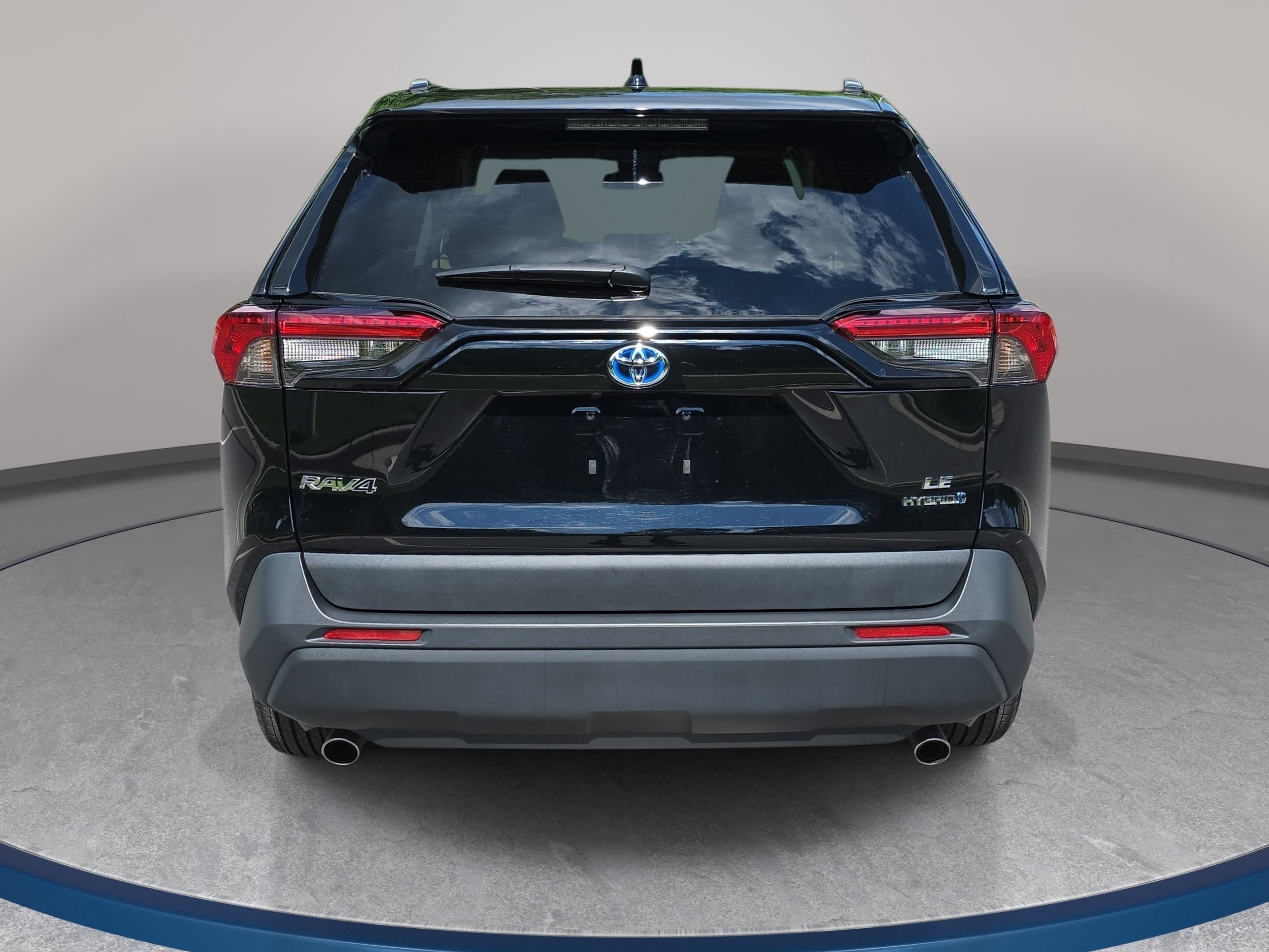 Certified 2024 Toyota RAV4 LE AWD/4WD image 6