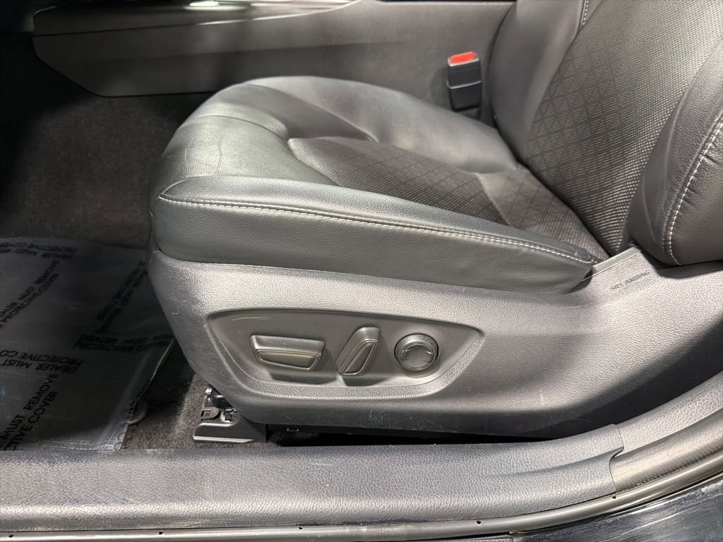 Used 2023 Toyota Camry XSE image 14