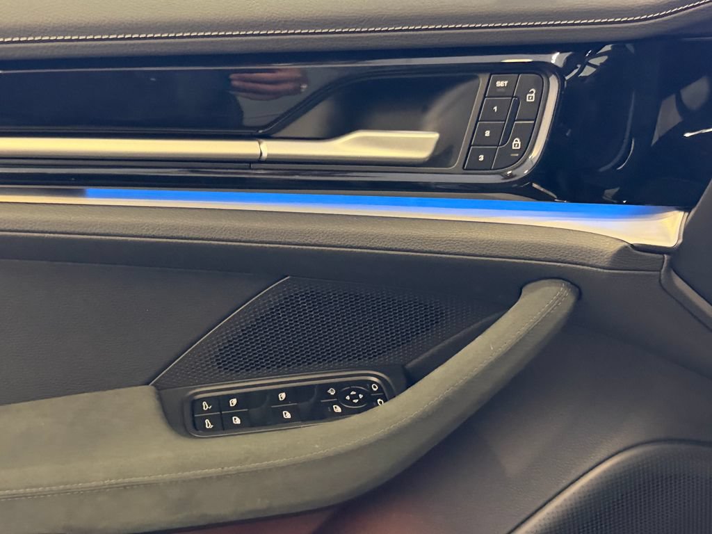 Certified 2025 Porsche Panamera 4 AWD/4WD image 14