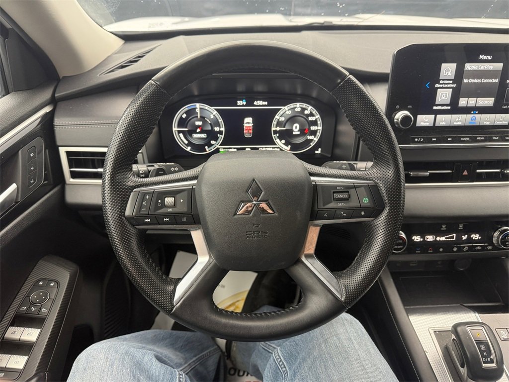 Used 2024 Mitsubishi Outlander 4WD Plug-In Hybrid image 15