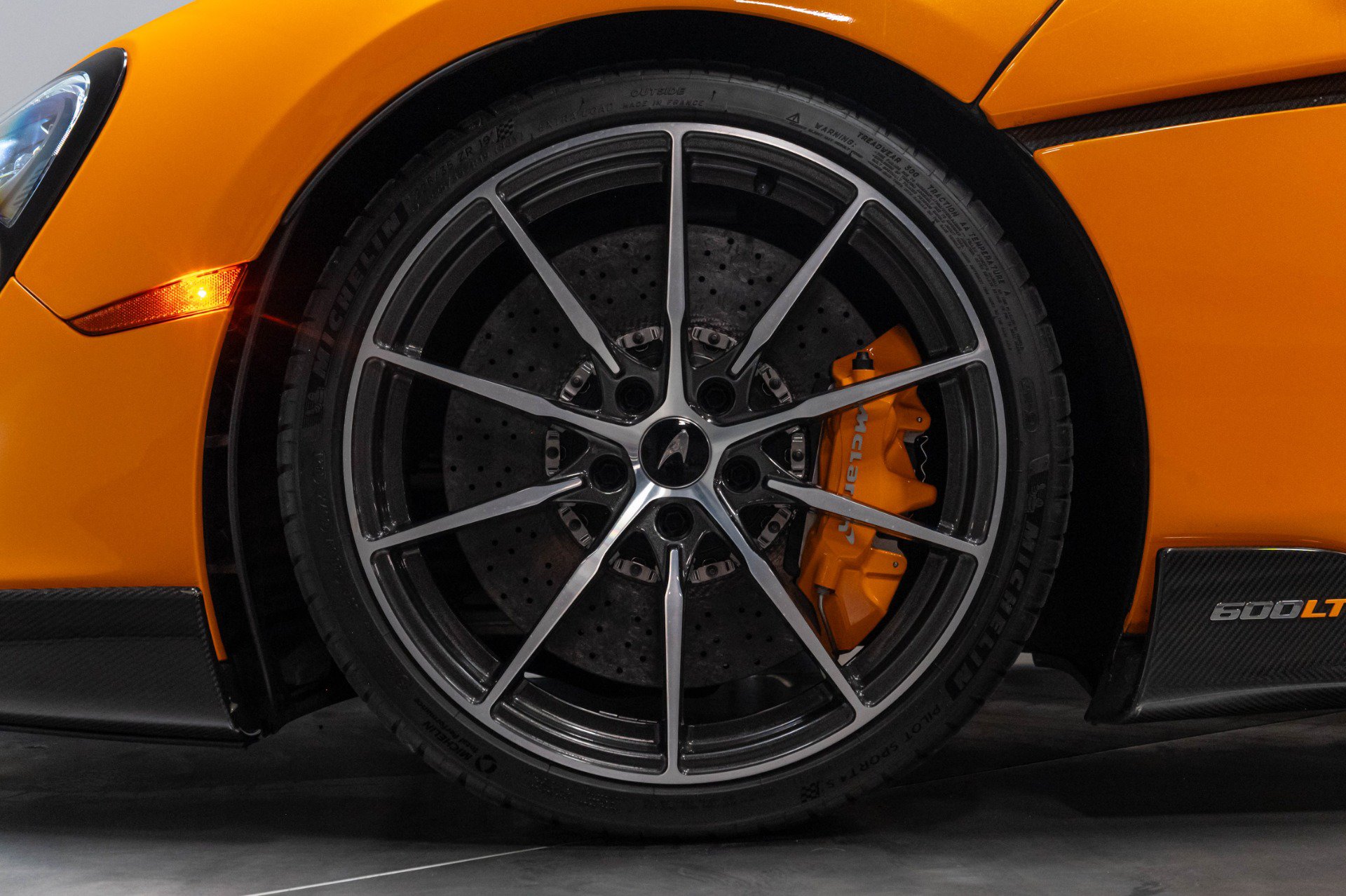 Used 2019 McLaren 600LT RWD image 30