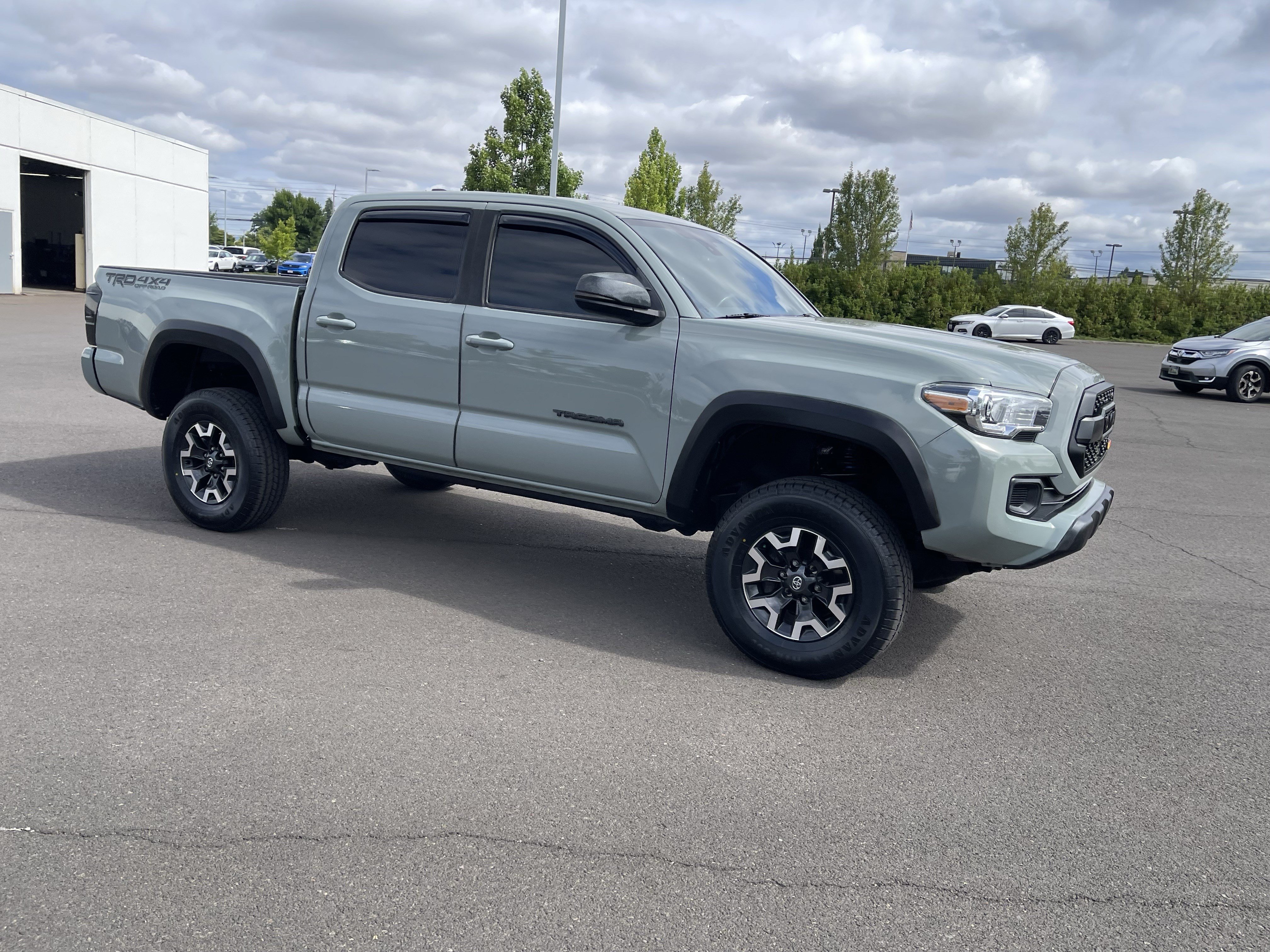 Used 2022 Toyota Tacoma TRD Off-Road w/ Technology Package AWD/4WD image 7
