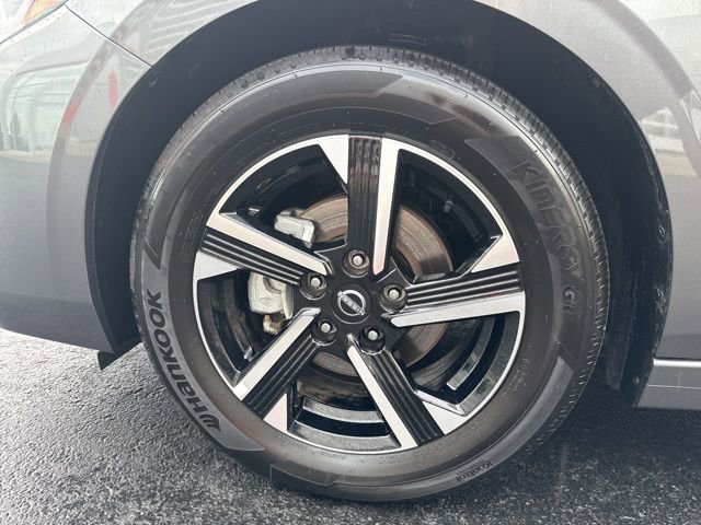 Used 2025 Nissan Sentra SV image 9