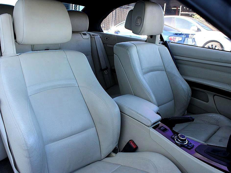 Used 2013 BMW 335i Convertible w/ M Sport Pkg image 18