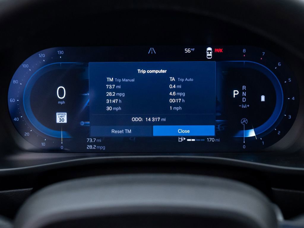 Used 2025 Volvo XC40 B5 Core image 22