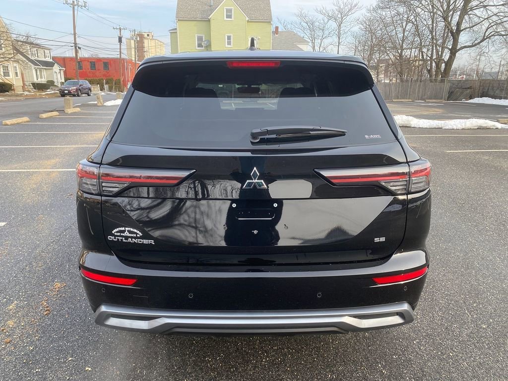New 2026 Mitsubishi Outlander SE image 6