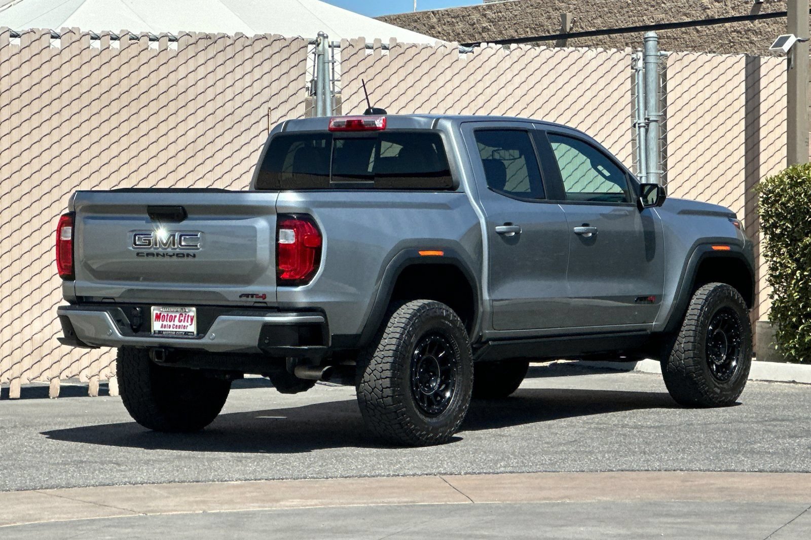 Used 2024 GMC Canyon AT4 w/ LPO, Off Road Lift Package AWD/4WD image 4