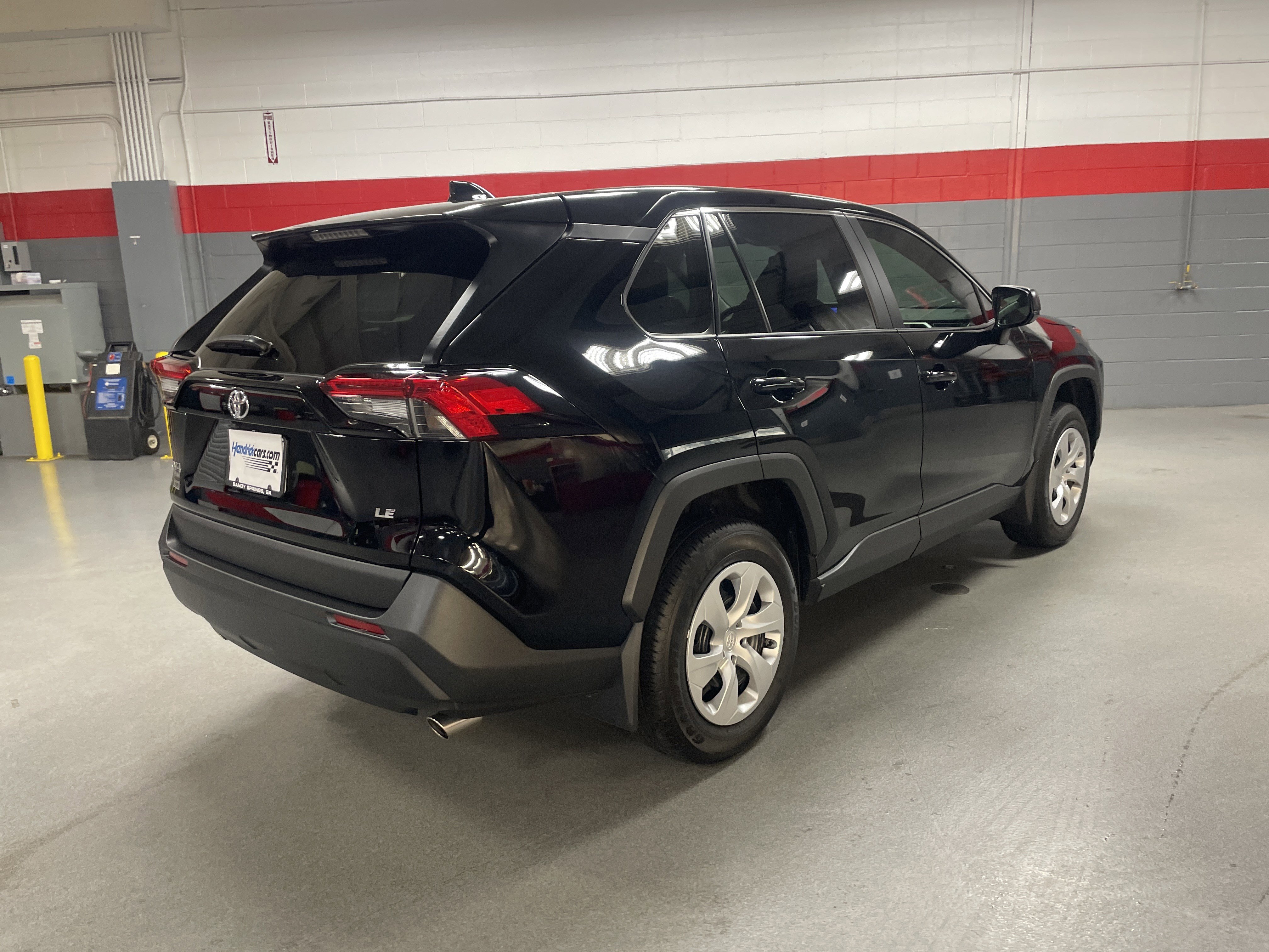 Used 2025 Toyota RAV4 XLE image 10