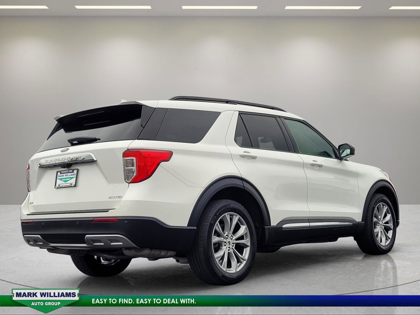 Used 2022 Ford Explorer XLT w/ Equipment Group 202A AWD/4WD image 4