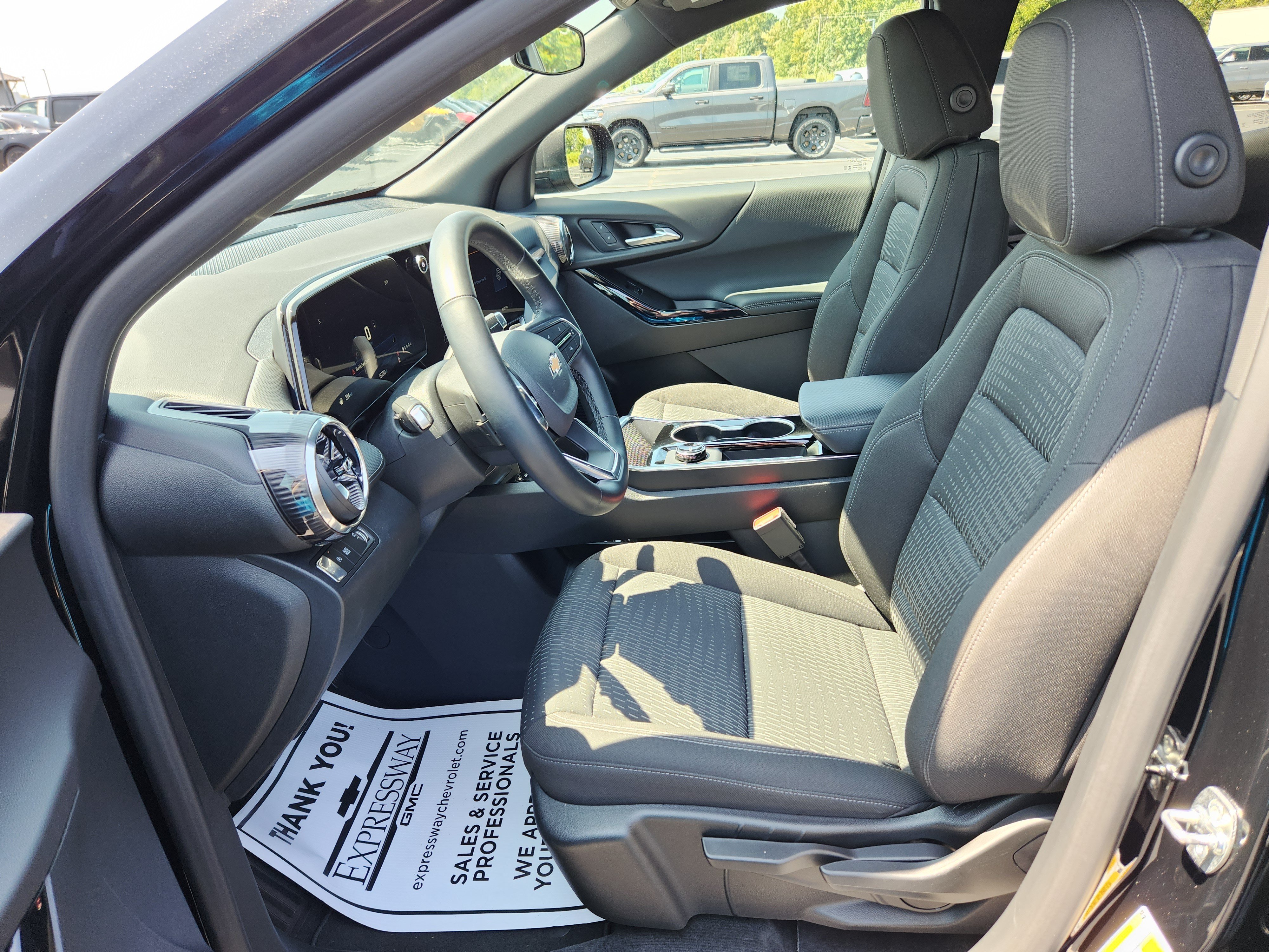 Used 2026 Chevrolet Equinox LT FWD image 12