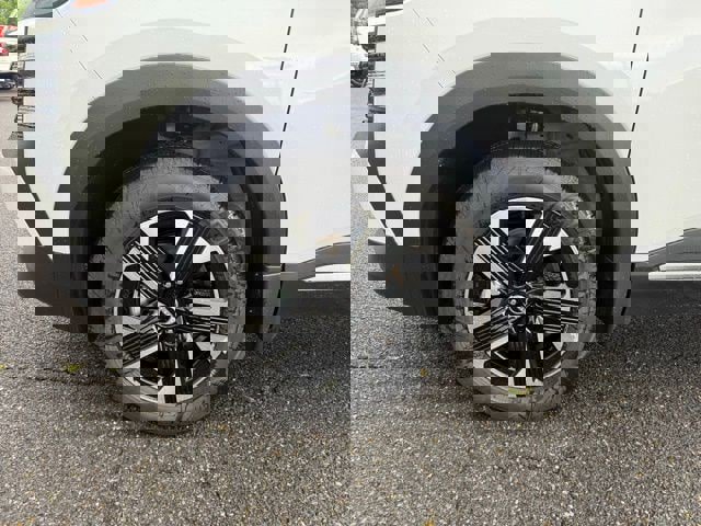 New 2025 Nissan Kicks SV image 8