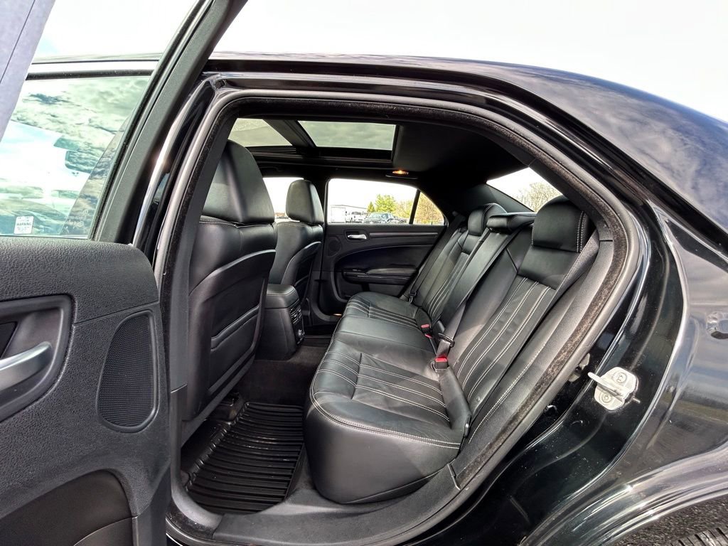 Used 2012 Chrysler 300 S image 9
