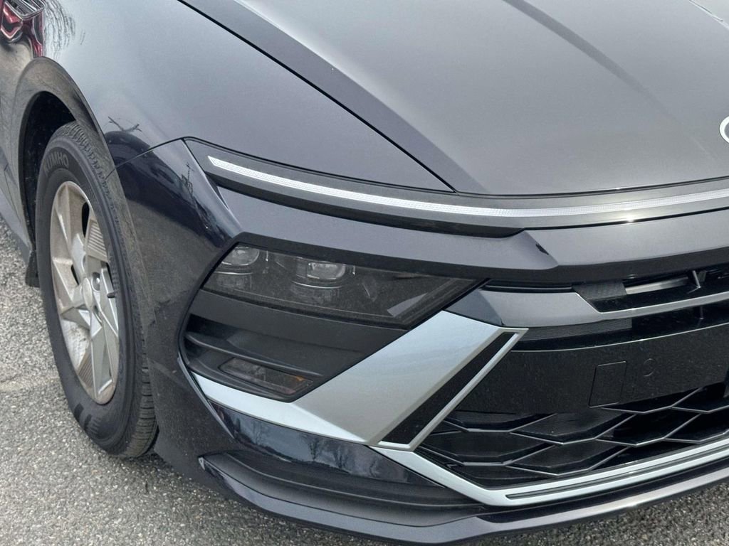 Certified 2025 Hyundai Sonata SE image 9