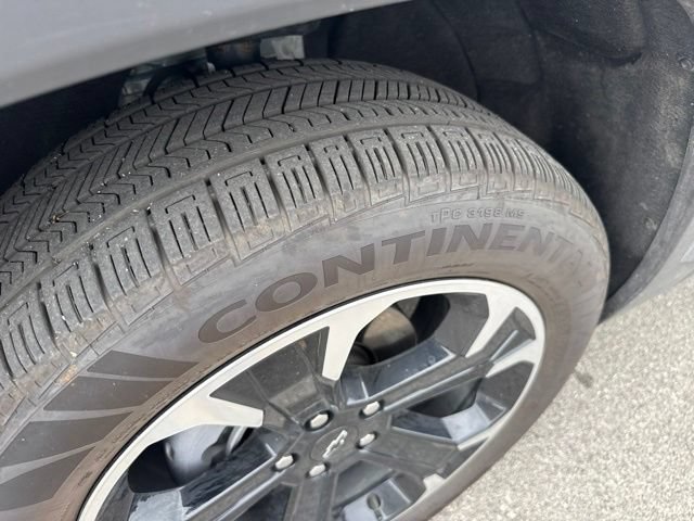 Used 2025 Chevrolet Equinox LT AWD/4WD image 9