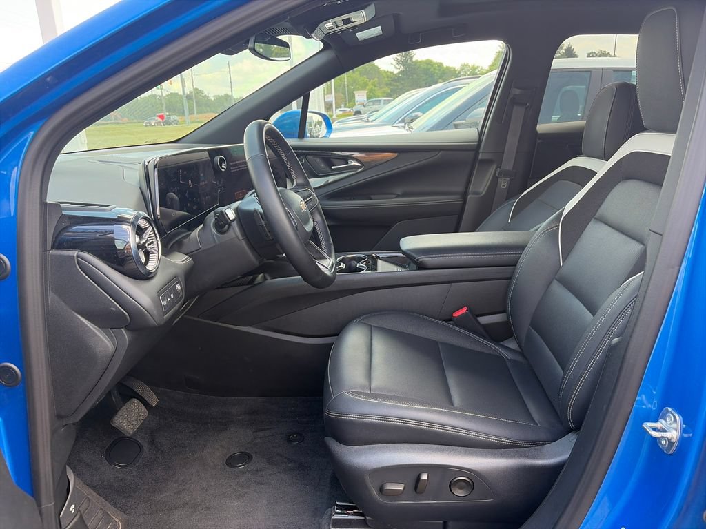 Used 2024 Chevrolet Blazer EV LT AWD/4WD image 17