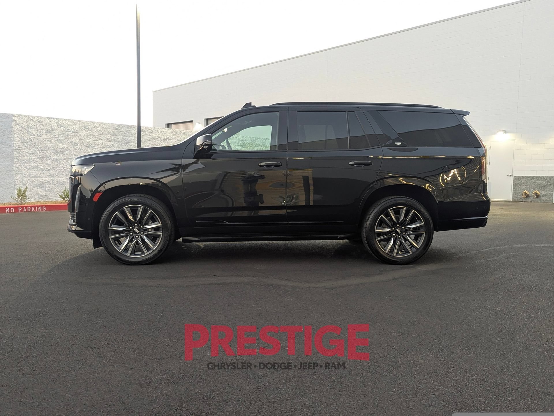 Used 2023 Cadillac Escalade Sport AWD/4WD image 13
