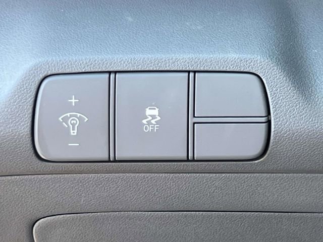 Certified 2025 Hyundai Elantra SEL image 21