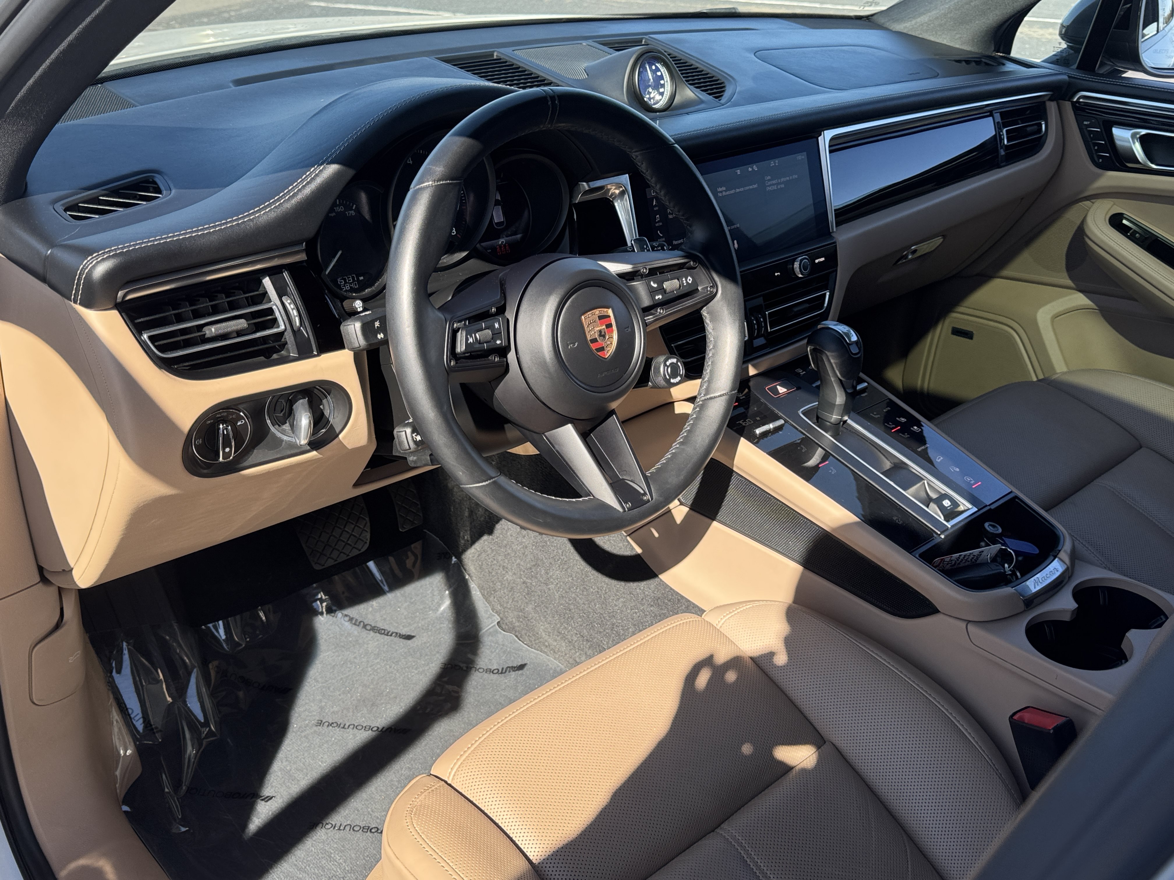 Used 2024 Porsche Macan AWD/4WD image 5