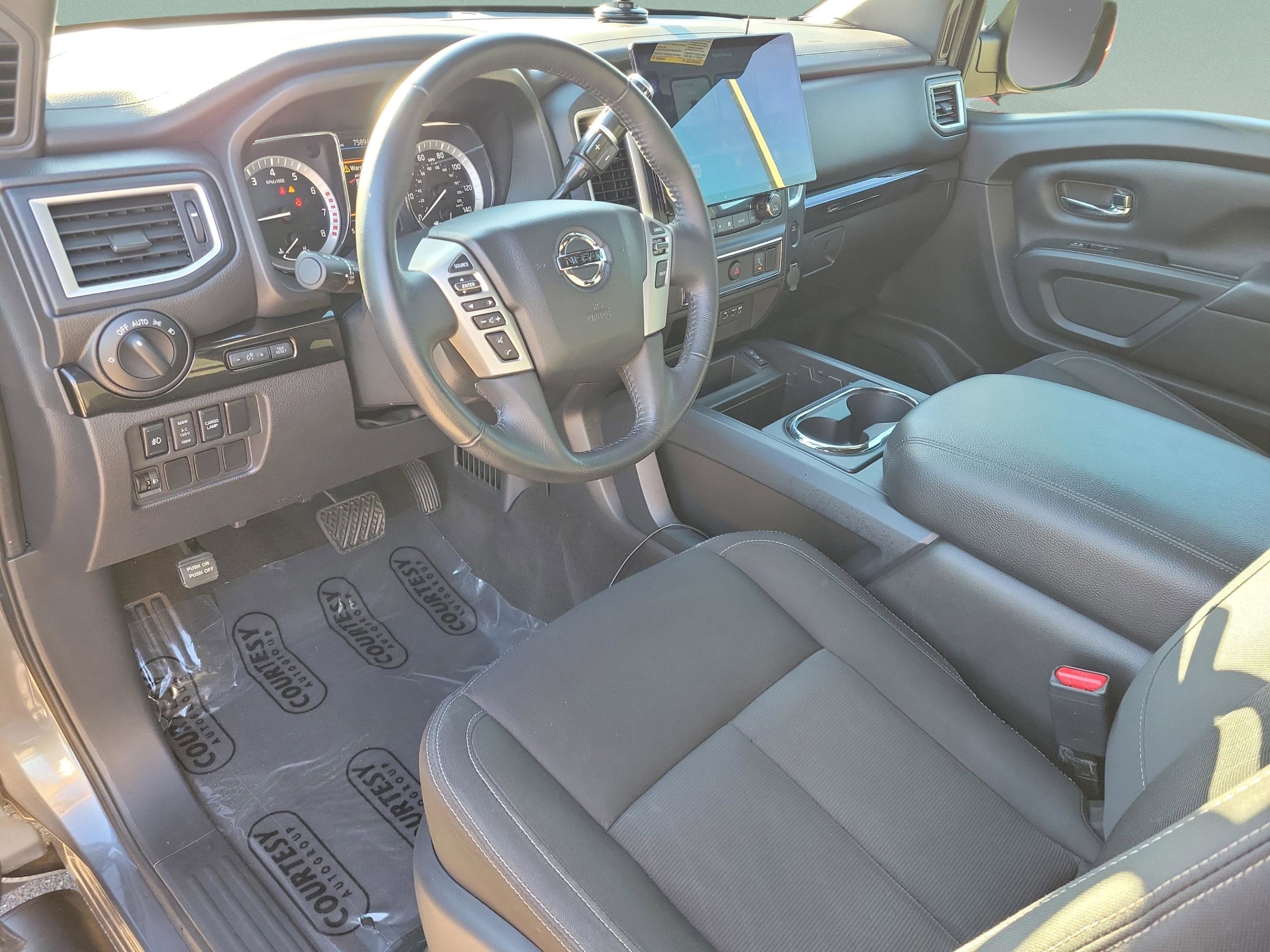 Used 2019 Nissan Titan SV w/ SV Convenience Package image 22