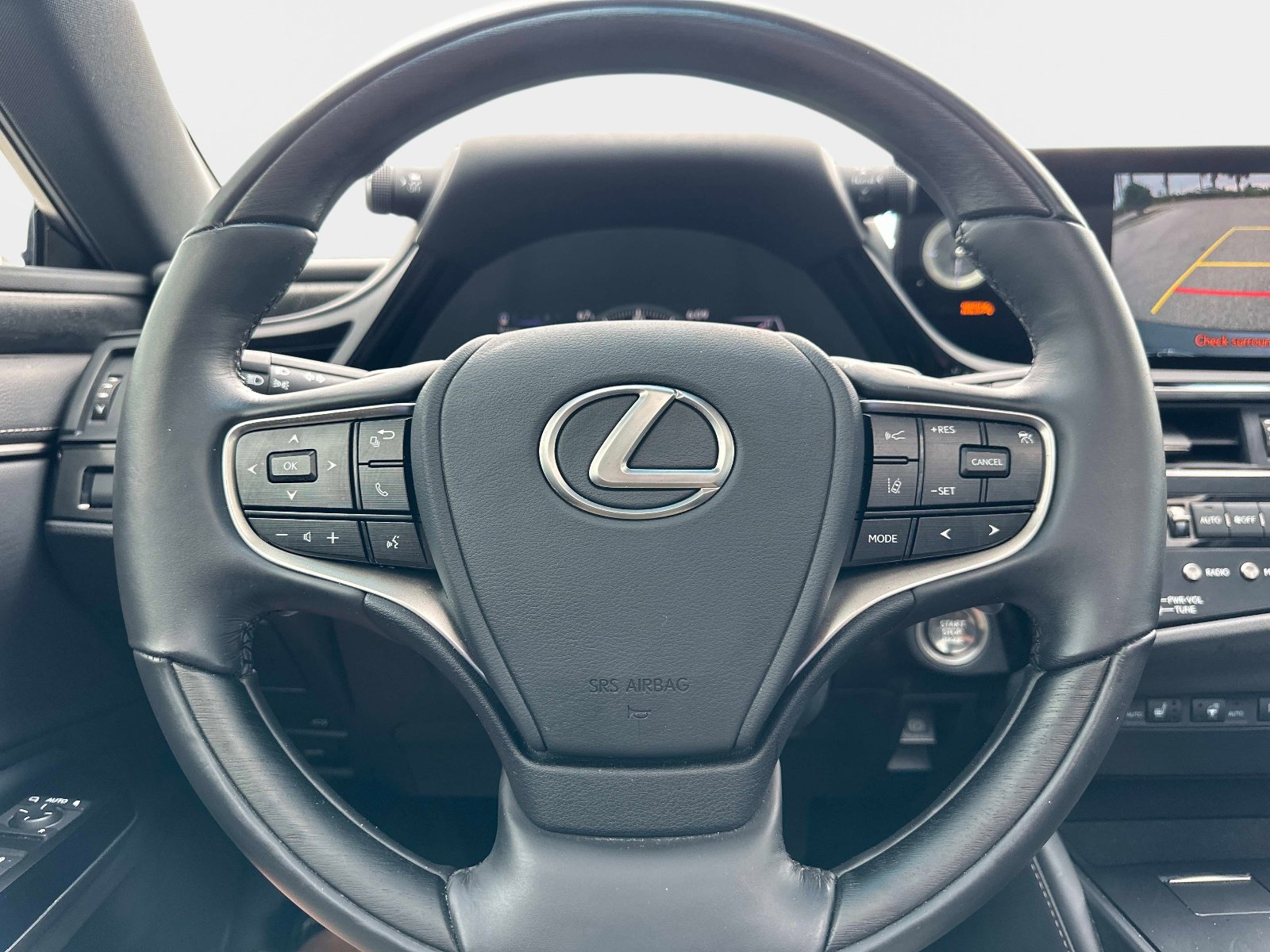 Used 2024 Lexus ES 350 w/ Technology Package image 27