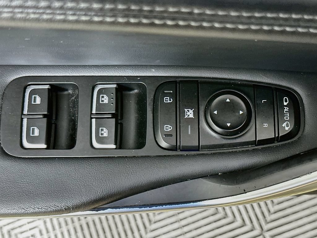 Used 2020 Kia Stinger GT1 RWD image 22