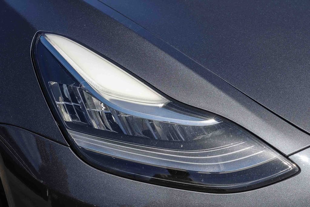 Used 2022 Tesla Model 3 Long Range AWD/4WD image 4