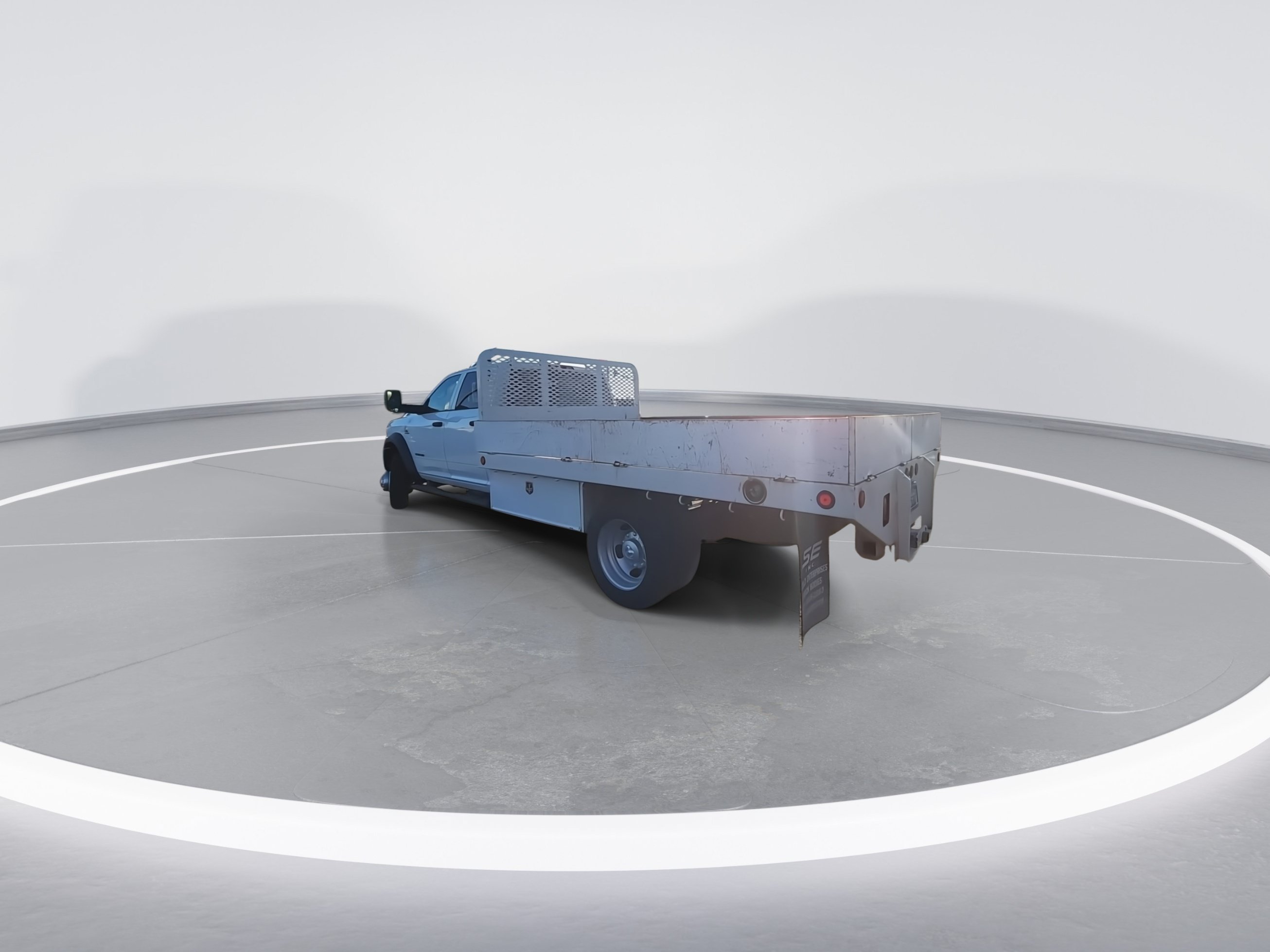 Used 2021 RAM 4500 Tradesman w/ Chrome Appearance Group RWD image 6