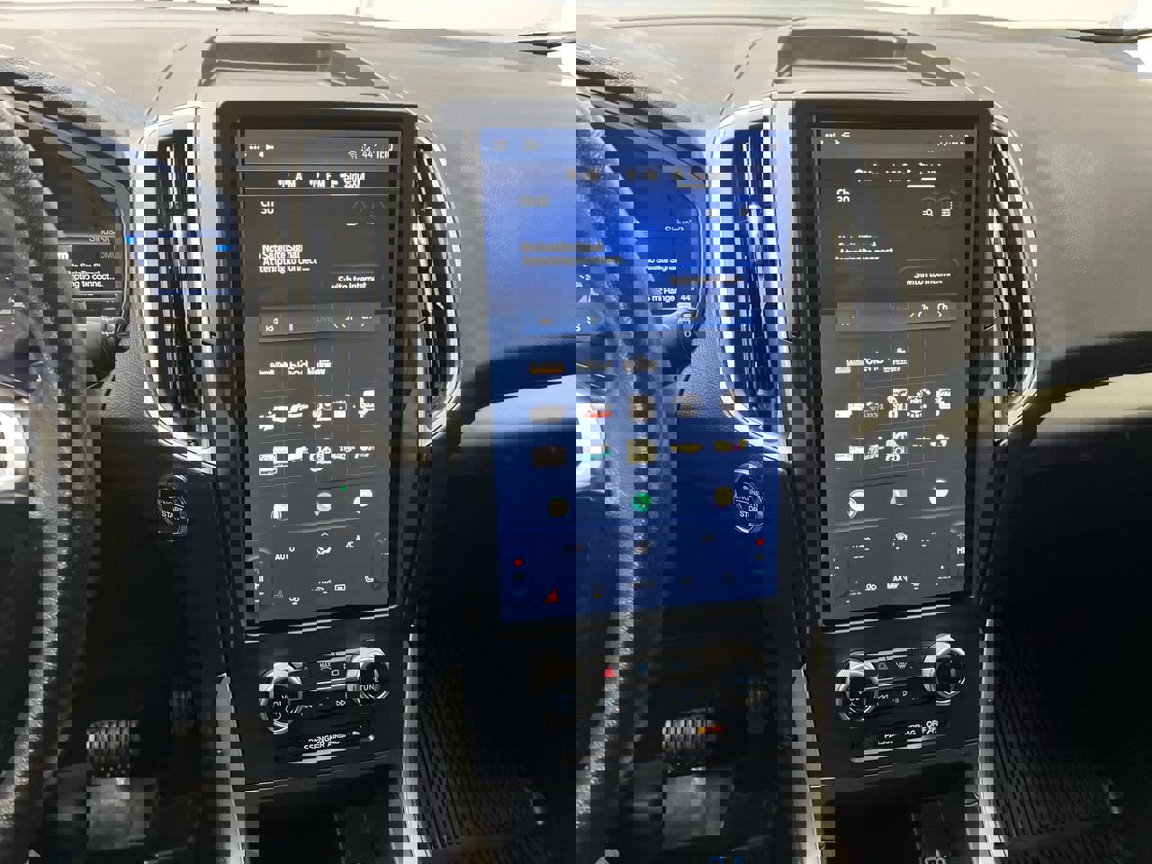 Used 2023 Ford Edge SEL w/ Convenience Package image 16