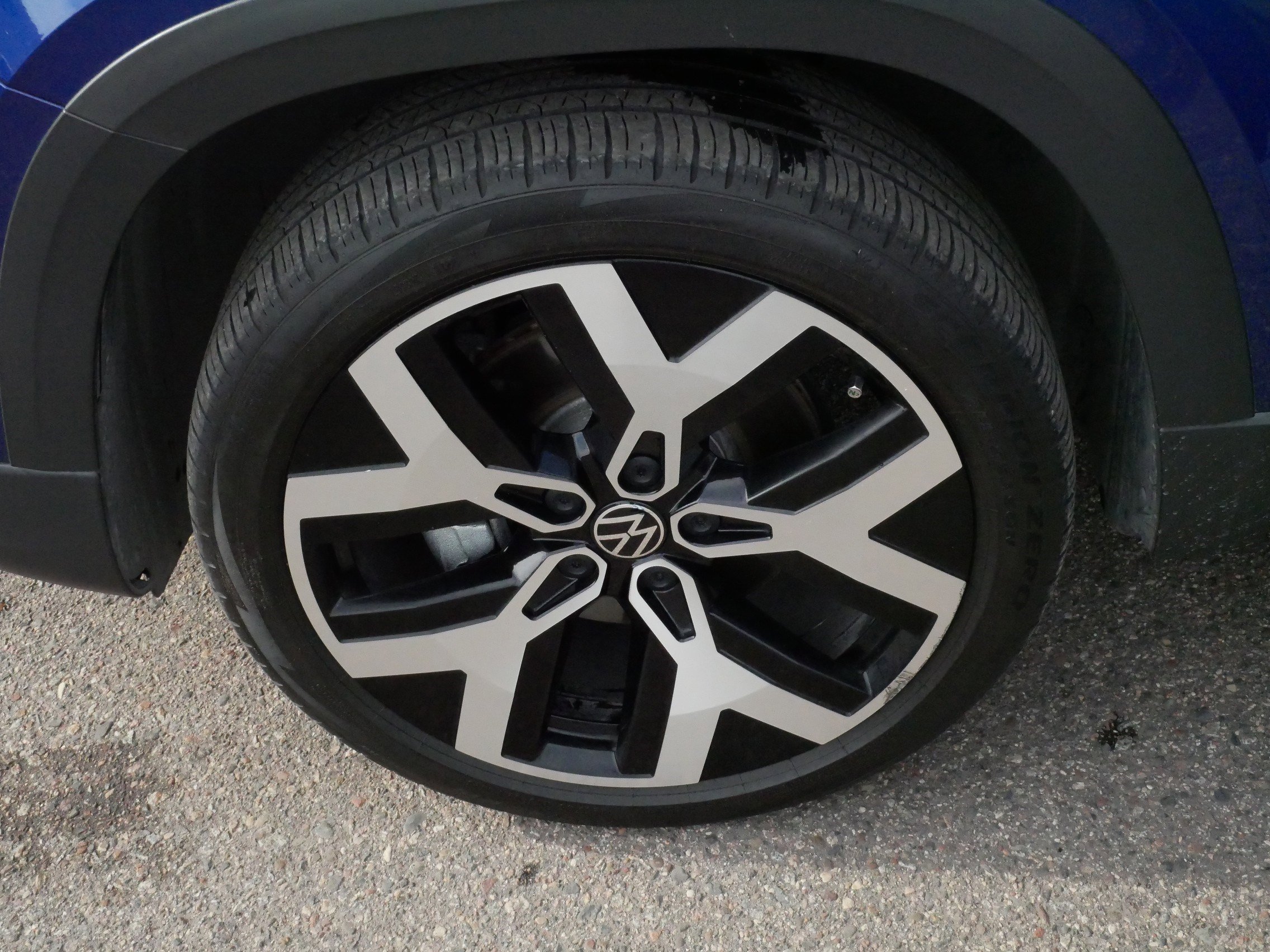 Used 2023 Volkswagen Taos SEL image 15