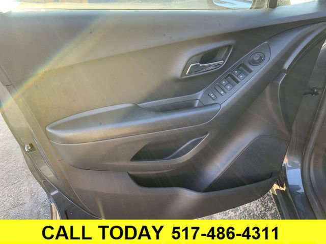 Certified 2022 Chevrolet Trax LT w/ LT Convenience Package image 21