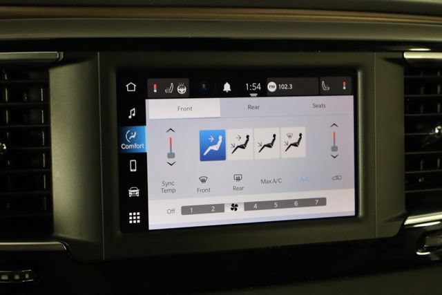 Used 2023 Chrysler Voyager LX FWD image 31