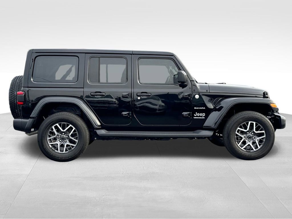 Used 2024 Jeep Wrangler Unlimited Sahara AWD/4WD image 8