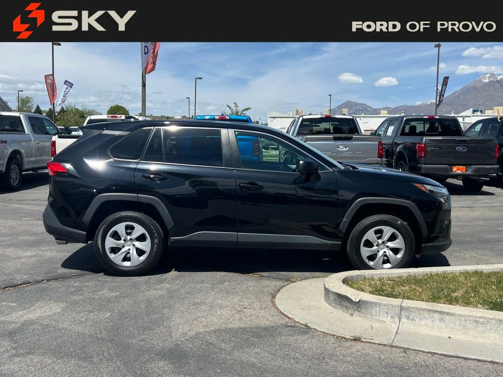 Used 2024 Toyota RAV4 LE FWD image 5