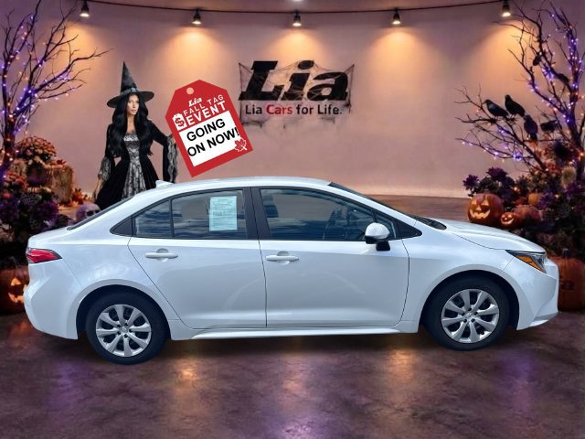 Used 2025 Toyota Corolla LE FWD image 2