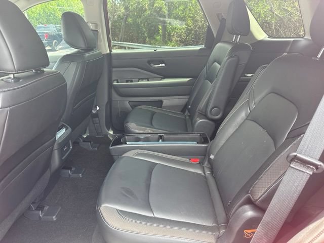 Used 2024 Nissan Pathfinder SL w/ SL Premium Package FWD image 7